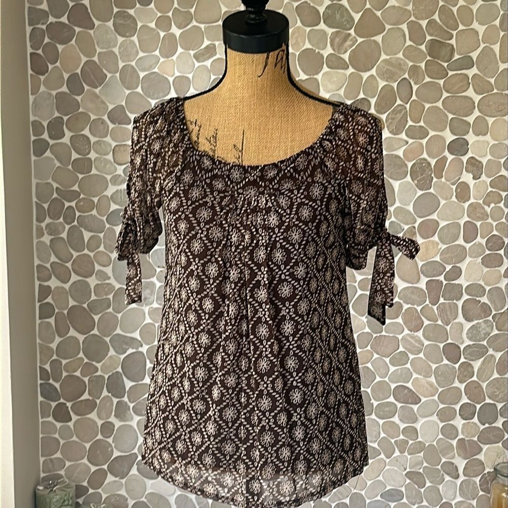 New York and Company Brown square neck blouse – size S